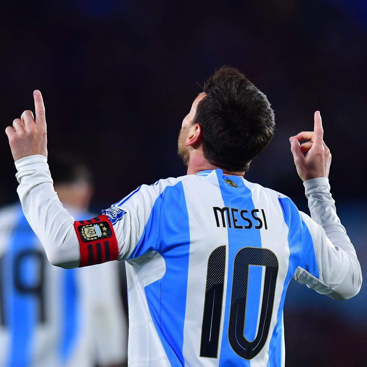 包含梅西连续二十场比赛得分超过关键助攻,美国队挑战极限!的词条