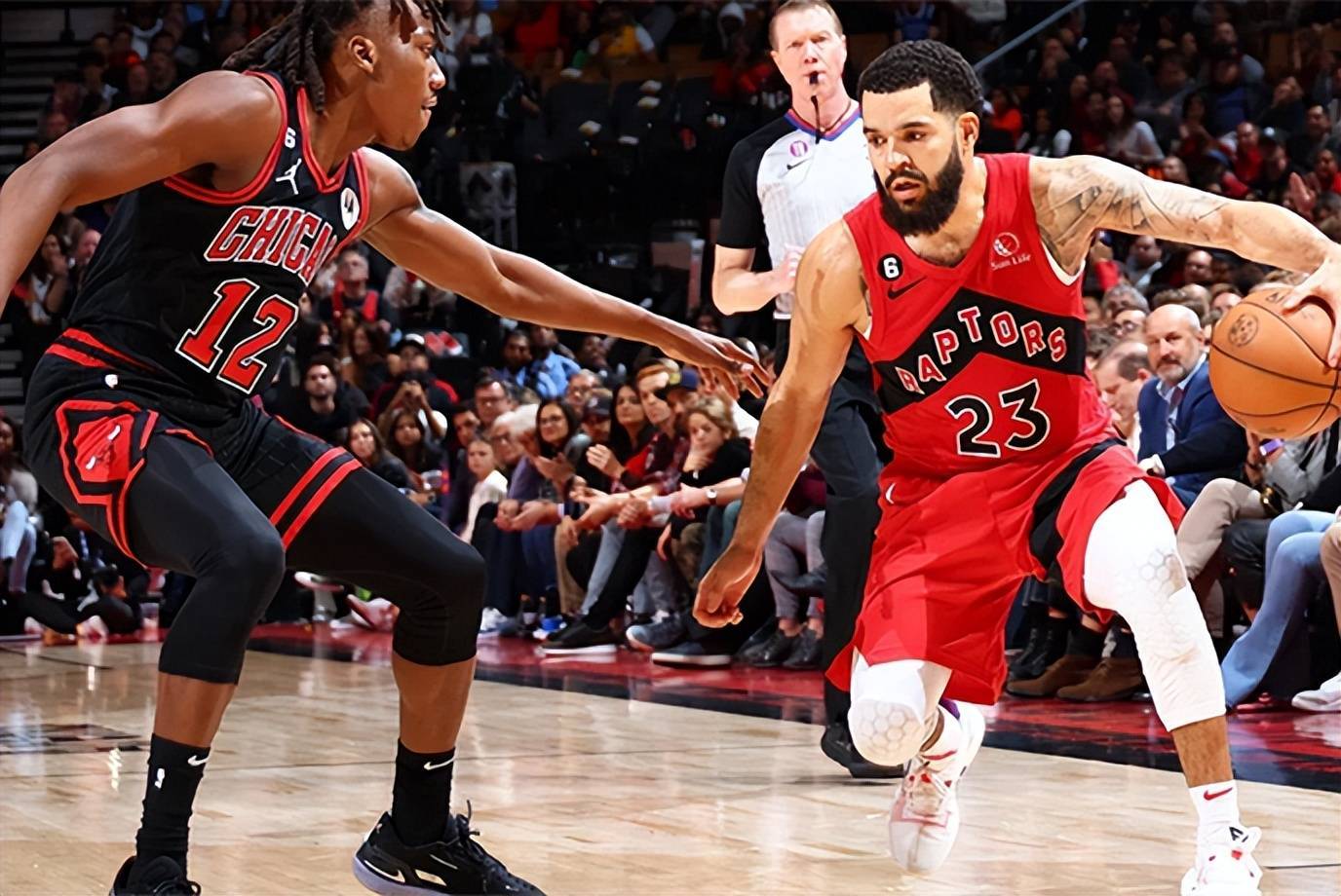  凯恩在公牛比赛中出色防守,连败引发热议的球员 